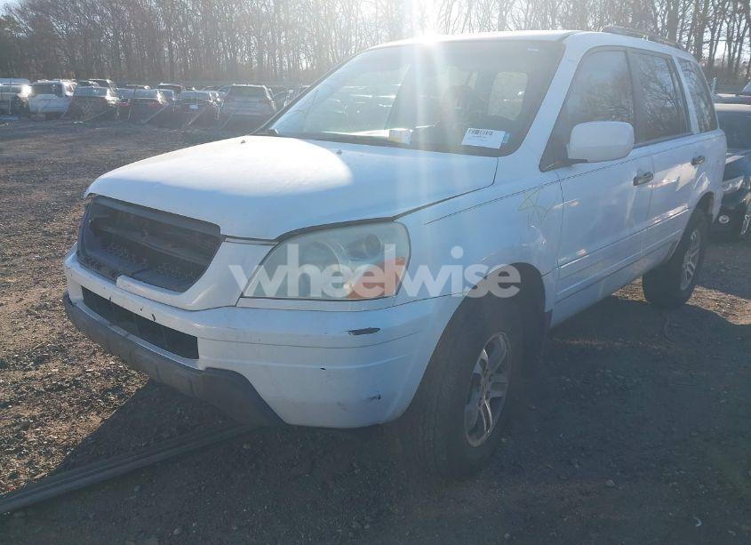 Photo 2 of 2004 Honda Pilot EX (VIN 5FNYF18434B001133)