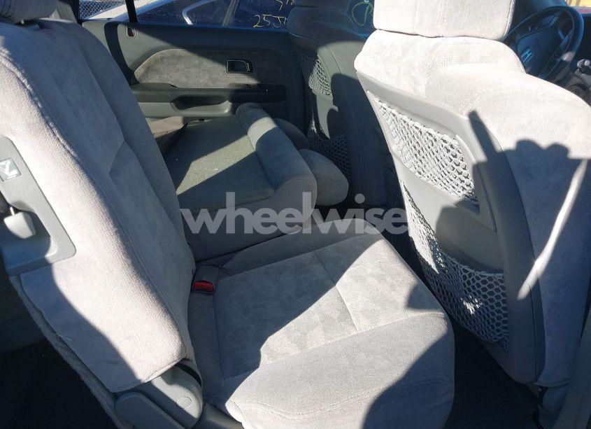 Photo 8 of 2004 Honda Pilot EX (VIN 5FNYF18434B001133)