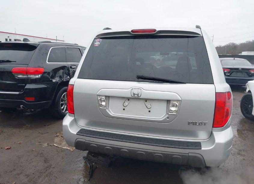 Photo 16 of 2005 Honda Pilot EX (VIN 5FNYF18435B029497)