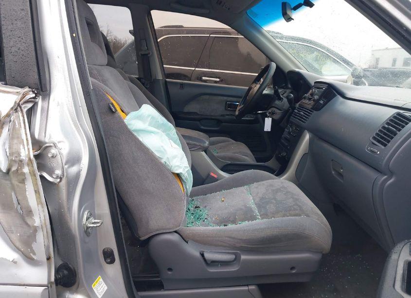 Photo 5 of 2005 Honda Pilot EX (VIN 5FNYF18435B029497)