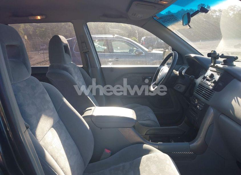 Photo 5 of 2005 Honda Pilot EX (VIN 5FNYF18435B065447)