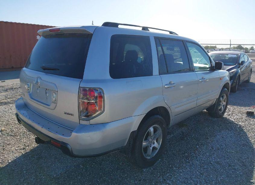 Photo 4 of 2006 Honda Pilot EX (VIN 5FNYF18436B010692)