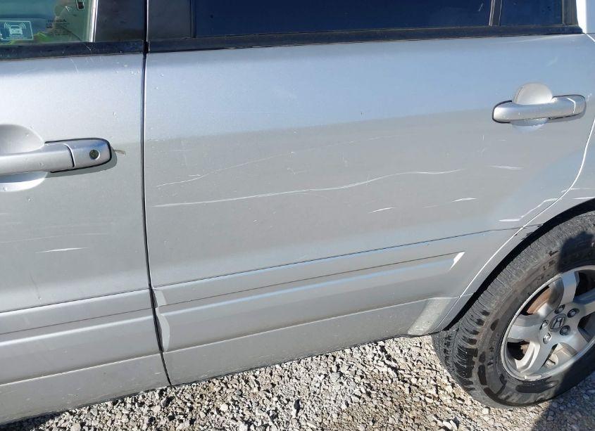 Photo 6 of 2006 Honda Pilot EX (VIN 5FNYF18436B010692)