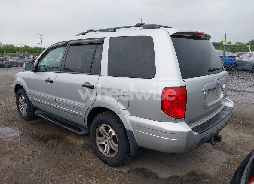 Photo 3 of 2005 Honda Pilot EX (VIN 5FNYF18445B005046)