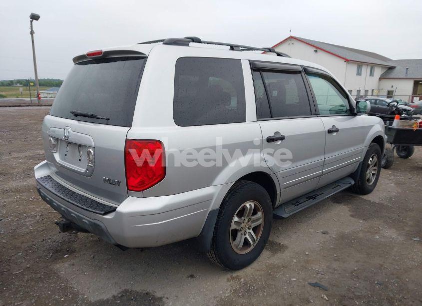 Photo 4 of 2005 Honda Pilot EX (VIN 5FNYF18445B005046)