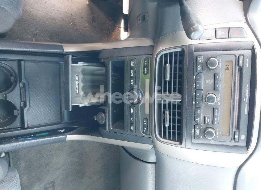 Photo 13 of 2006 Honda Pilot EX (VIN 5FNYF18446B013634)