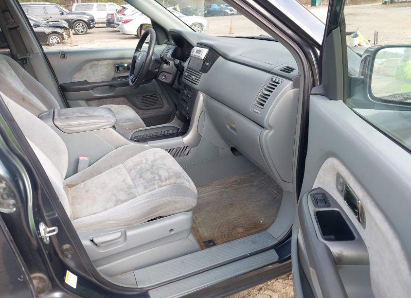 Photo 5 of 2005 Honda Pilot EX (VIN 5FNYF18455B010465)