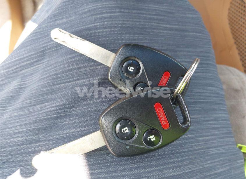 Photo 11 of 2005 Honda Pilot EX (VIN 5FNYF18455B010594)