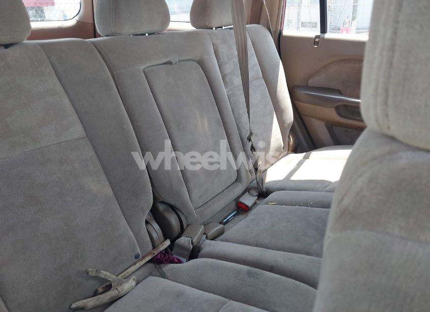 Photo 8 of 2005 Honda Pilot EX (VIN 5FNYF18455B010594)