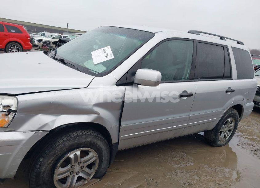 Photo 13 of 2005 Honda Pilot EX (VIN 5FNYF18455B055356)