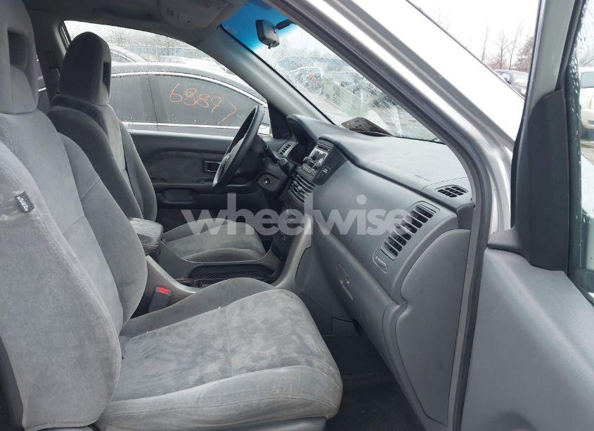 Photo 5 of 2005 Honda Pilot EX (VIN 5FNYF18455B055356)