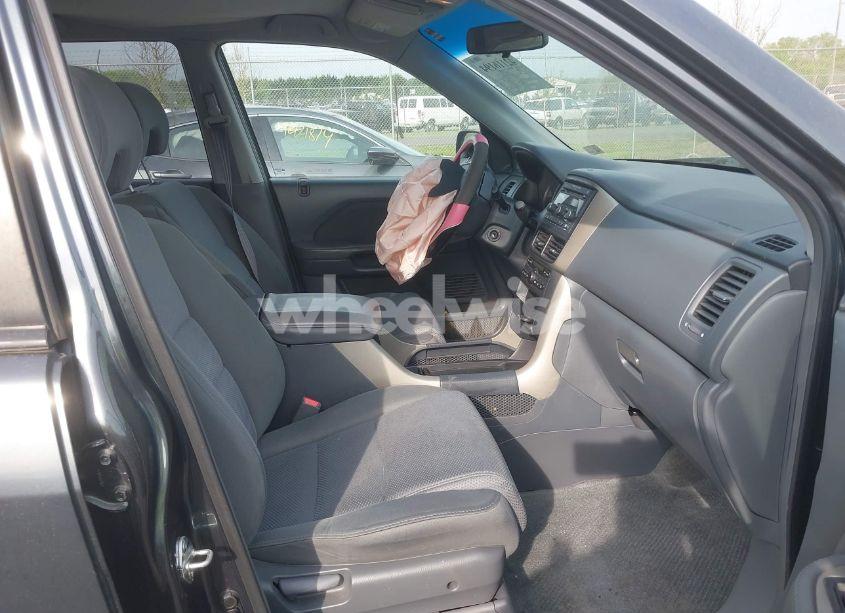 Photo 5 of 2006 Honda Pilot EX (VIN 5FNYF18456B023671)