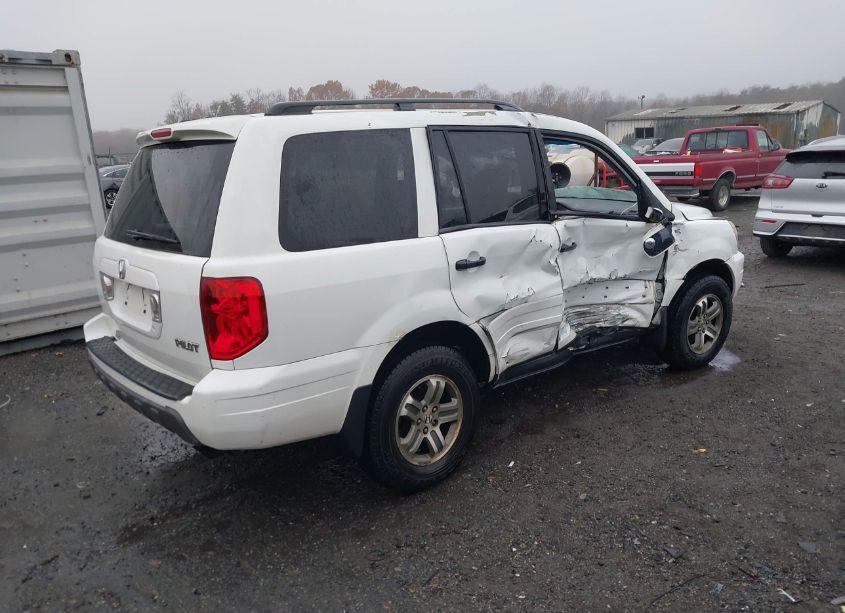 Photo 4 of 2005 Honda Pilot EX (VIN 5FNYF18465B000365)