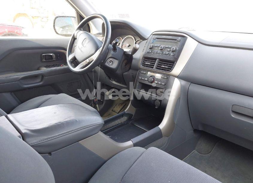 Photo 5 of 2006 Honda Pilot EX (VIN 5FNYF18466B000402)