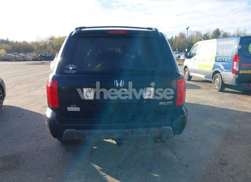 Photo 15 of 2004 Honda Pilot EX (VIN 5FNYF18484B001905)