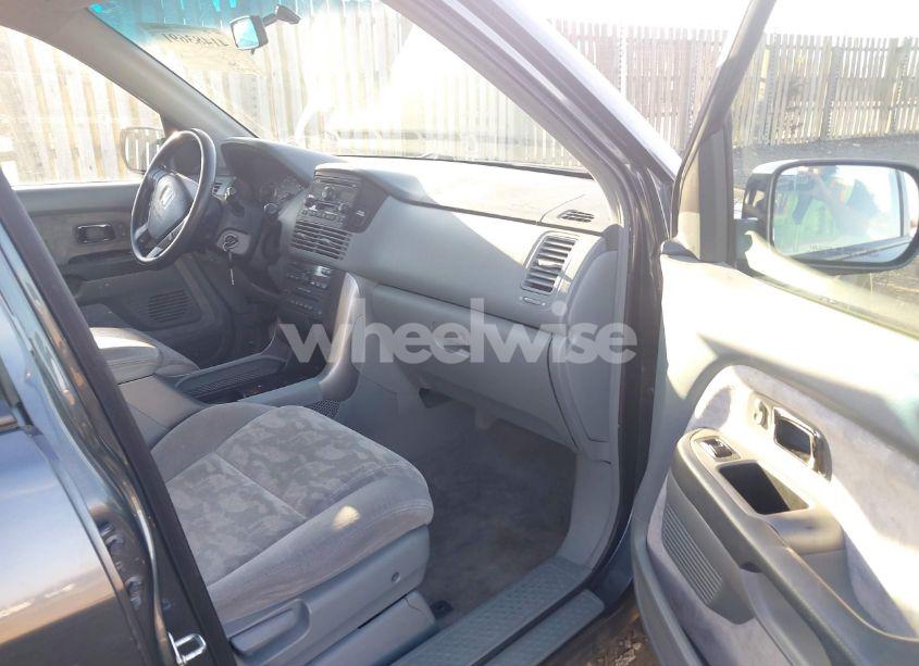 Photo 5 of 2005 Honda Pilot EX (VIN 5FNYF18485B010461)