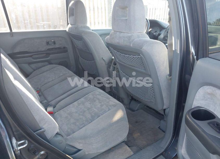 Photo 8 of 2005 Honda Pilot EX (VIN 5FNYF18485B010461)