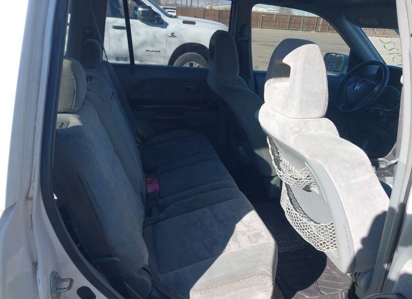 Photo 8 of 2005 Honda Pilot EX (VIN 5FNYF18485B062933)