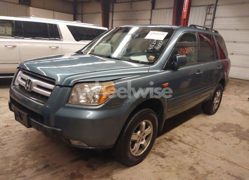 Photo 2 of 2008 Honda Pilot EX (VIN 5FNYF18488B004597)