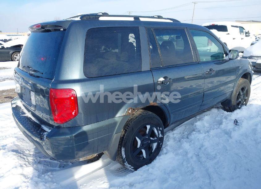 Photo 4 of 2004 Honda Pilot EX (VIN 5FNYF18494B009639)