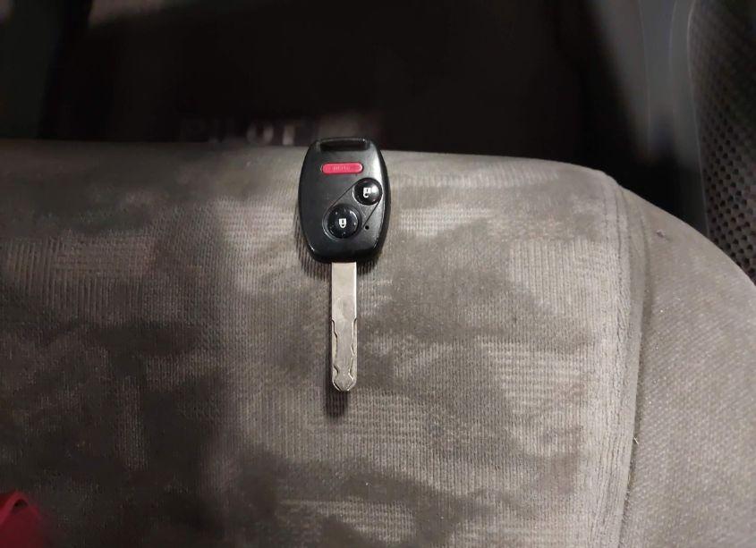 Photo 11 of 2005 Honda Pilot EX (VIN 5FNYF18495B062049)