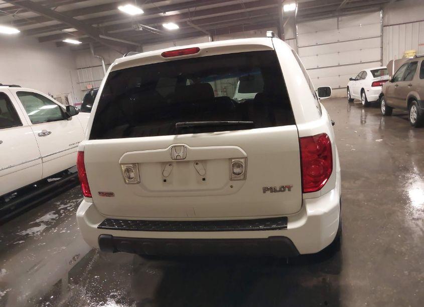 Photo 16 of 2005 Honda Pilot EX (VIN 5FNYF18495B062049)
