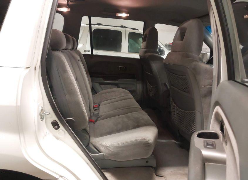 Photo 8 of 2005 Honda Pilot EX (VIN 5FNYF18495B062049)