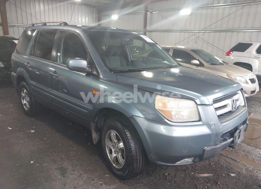 2006 Honda Pilot EX (VIN 5FNYF18496B018747) main photo