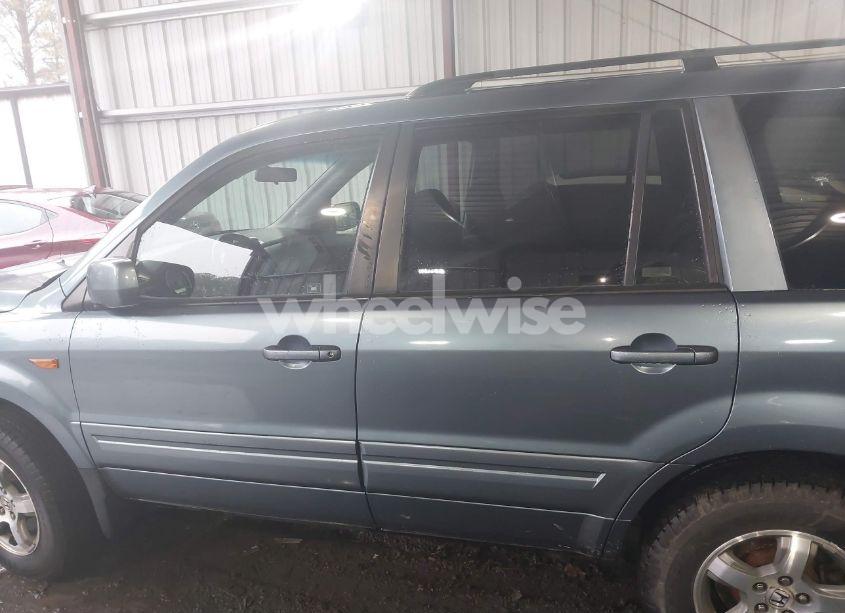 Photo 14 of 2006 Honda Pilot EX (VIN 5FNYF18496B018747)
