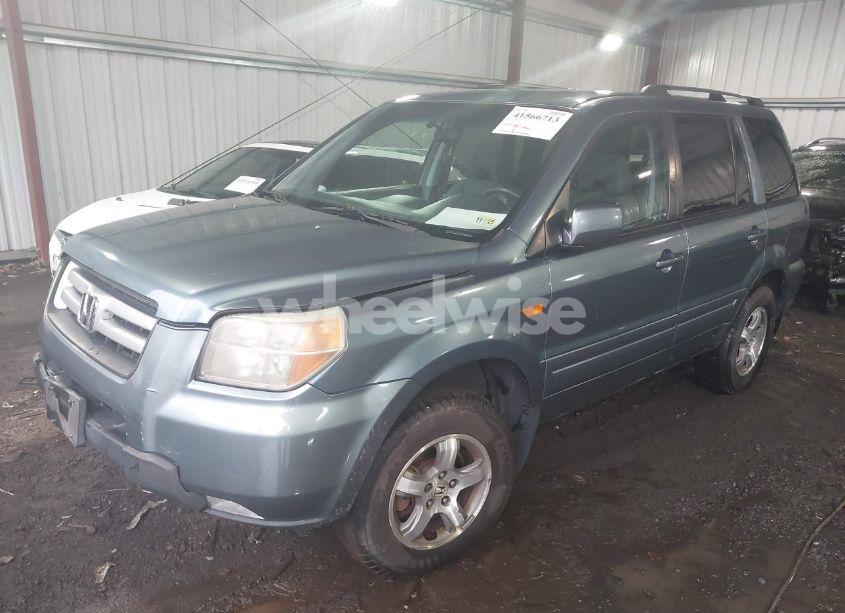 Photo 2 of 2006 Honda Pilot EX (VIN 5FNYF18496B018747)