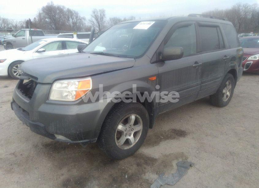 Photo 2 of 2007 Honda Pilot EX (VIN 5FNYF18497B013520)