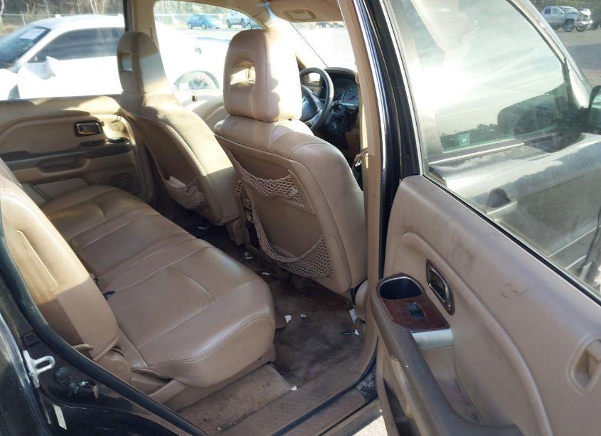 Photo 8 of 2004 Honda Pilot EX (VIN 5FNYF184X4B001596)