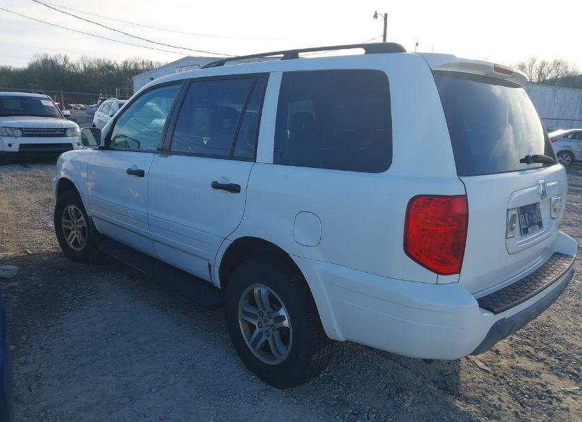 Photo 3 of 2005 Honda Pilot EX (VIN 5FNYF184X5B023972)
