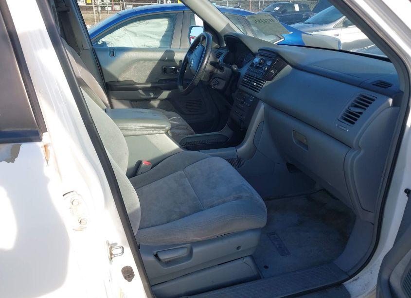 Photo 5 of 2005 Honda Pilot EX (VIN 5FNYF184X5B023972)