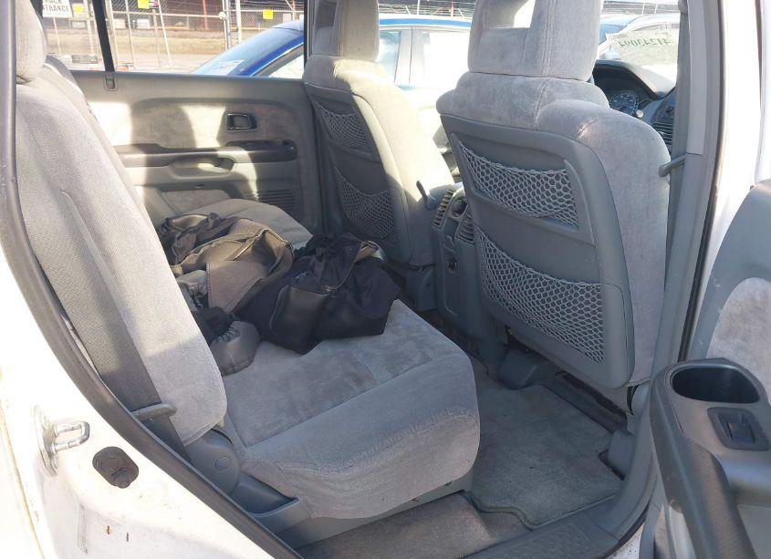 Photo 8 of 2005 Honda Pilot EX (VIN 5FNYF184X5B023972)