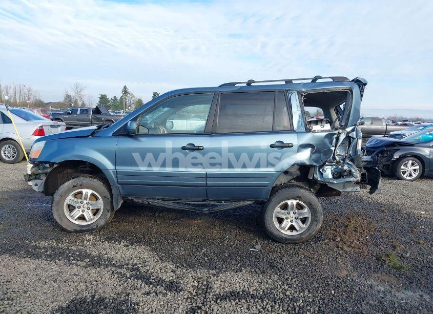 Photo 13 of 2005 Honda Pilot EX (VIN 5FNYF184X5B025978)