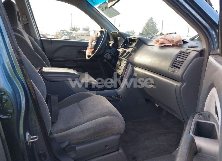 Photo 5 of 2005 Honda Pilot EX (VIN 5FNYF184X5B025978)