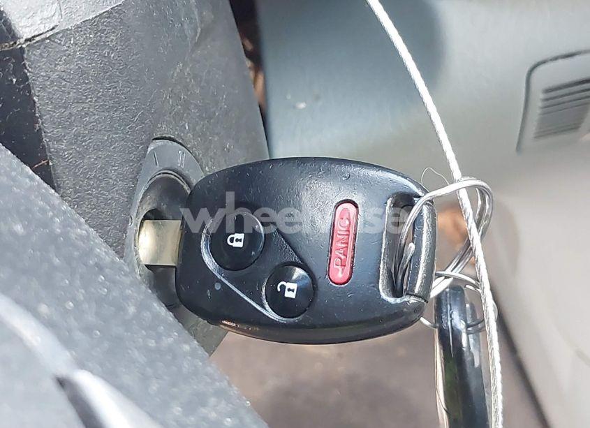 Photo 11 of 2005 Honda Pilot EX (VIN 5FNYF184X5B052047)