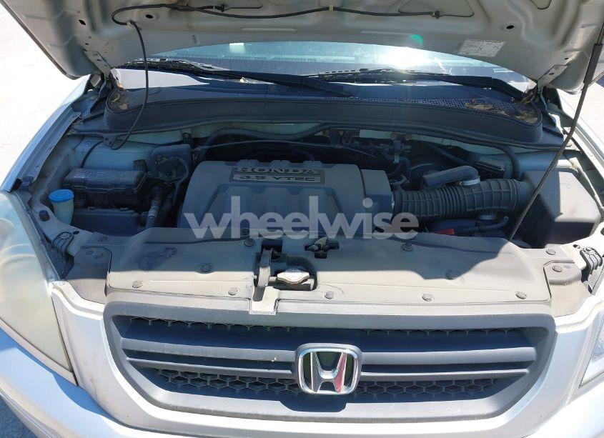 Photo 10 of 2005 Honda Pilot EX (VIN 5FNYF184X5B061766)