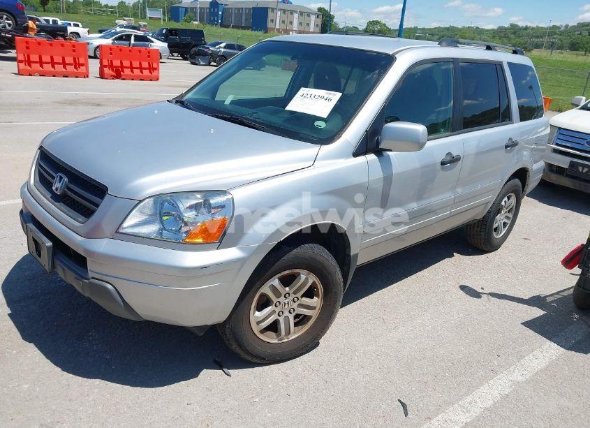 Photo 2 of 2005 Honda Pilot EX (VIN 5FNYF184X5B061766)