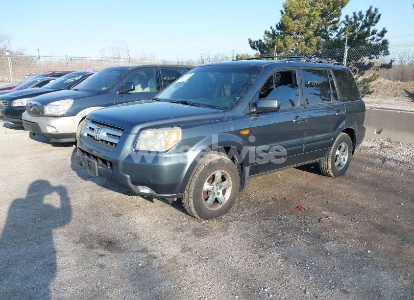Photo 2 of 2006 Honda Pilot EX (VIN 5FNYF184X6B000600)