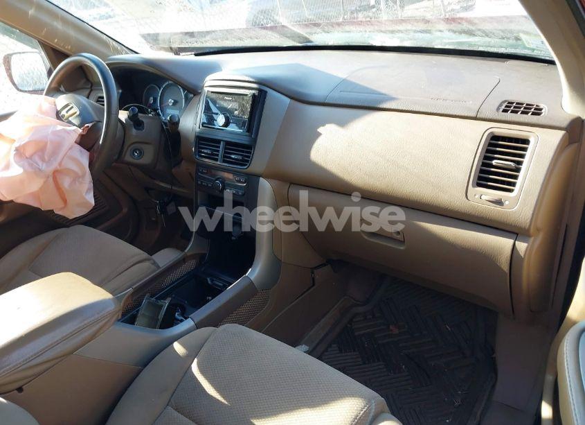 Photo 5 of 2006 Honda Pilot EX (VIN 5FNYF184X6B023276)