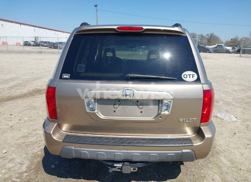 Photo 17 of 2005 Honda Pilot EX-L (VIN 5FNYF18505B011256)