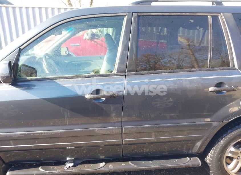 Photo 14 of 2005 Honda Pilot EX-L (VIN 5FNYF18505B039204)