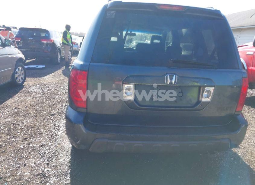 Photo 16 of 2005 Honda Pilot EX-L (VIN 5FNYF18505B039204)