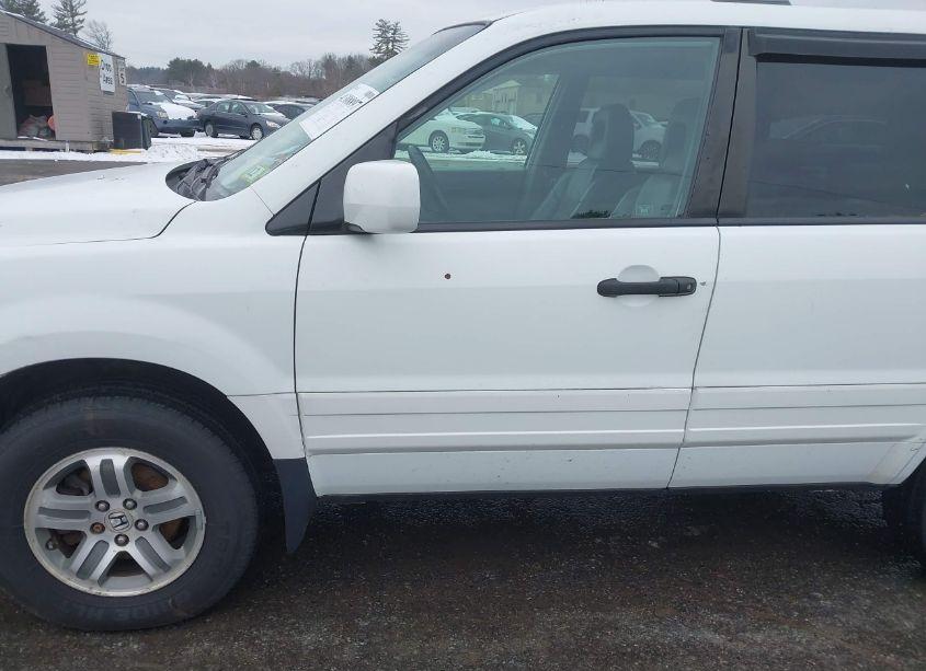 Photo 6 of 2005 Honda Pilot EX-L (VIN 5FNYF18505B059713)