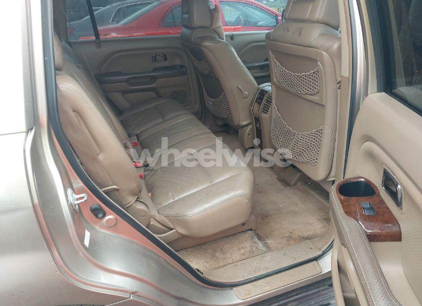 Photo 8 of 2005 Honda Pilot EX-L (VIN 5FNYF18515B019382)