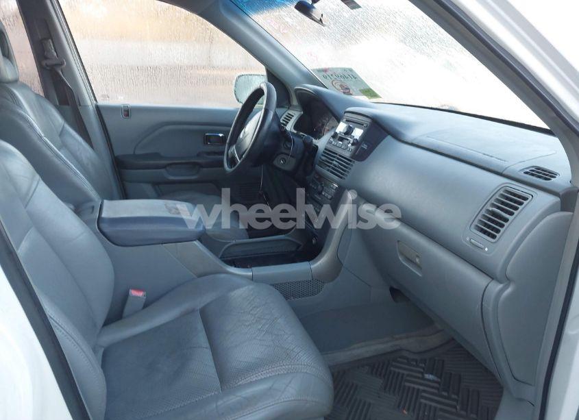 Photo 5 of 2005 Honda Pilot EX-L (VIN 5FNYF18515B053807)