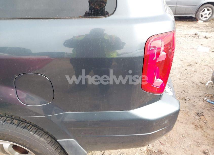 Photo 6 of 2005 Honda Pilot EX-L (VIN 5FNYF18525B004597)