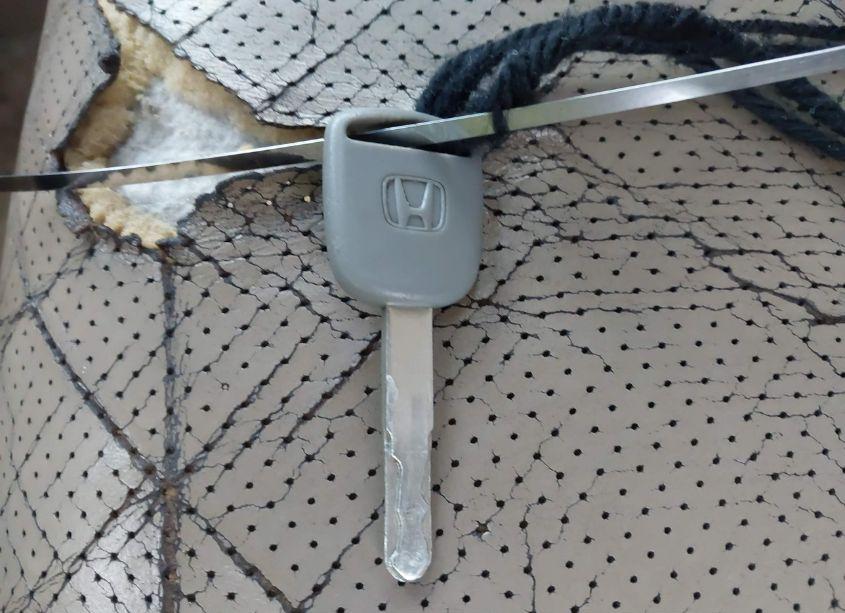 Photo 11 of 2005 Honda Pilot EX-L (VIN 5FNYF18525B005314)